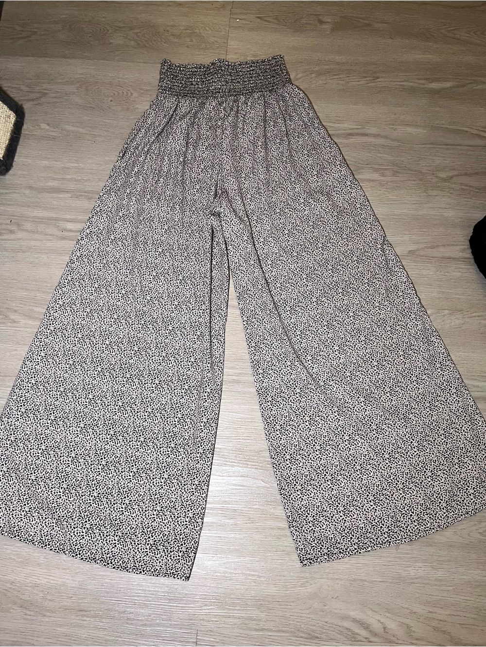 Sienna Sky Black & White Micro Dot Wide-Leg Smocked Pants Medium